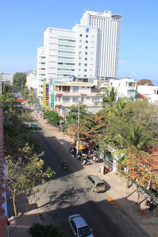 Hanhcafe Hotel Nha Trang Bagian luar foto