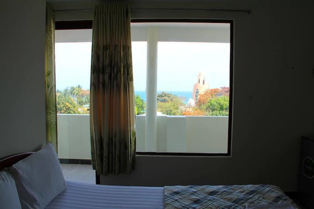Hanhcafe Hotel Nha Trang Bagian luar foto