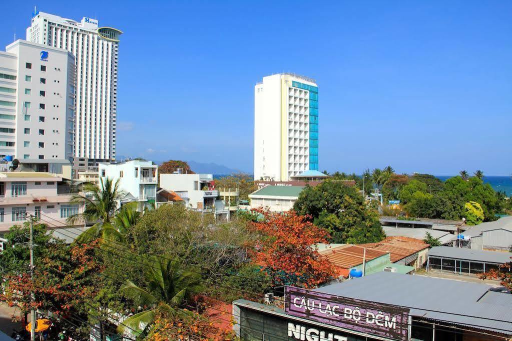 Hanhcafe Hotel Nha Trang Bagian luar foto